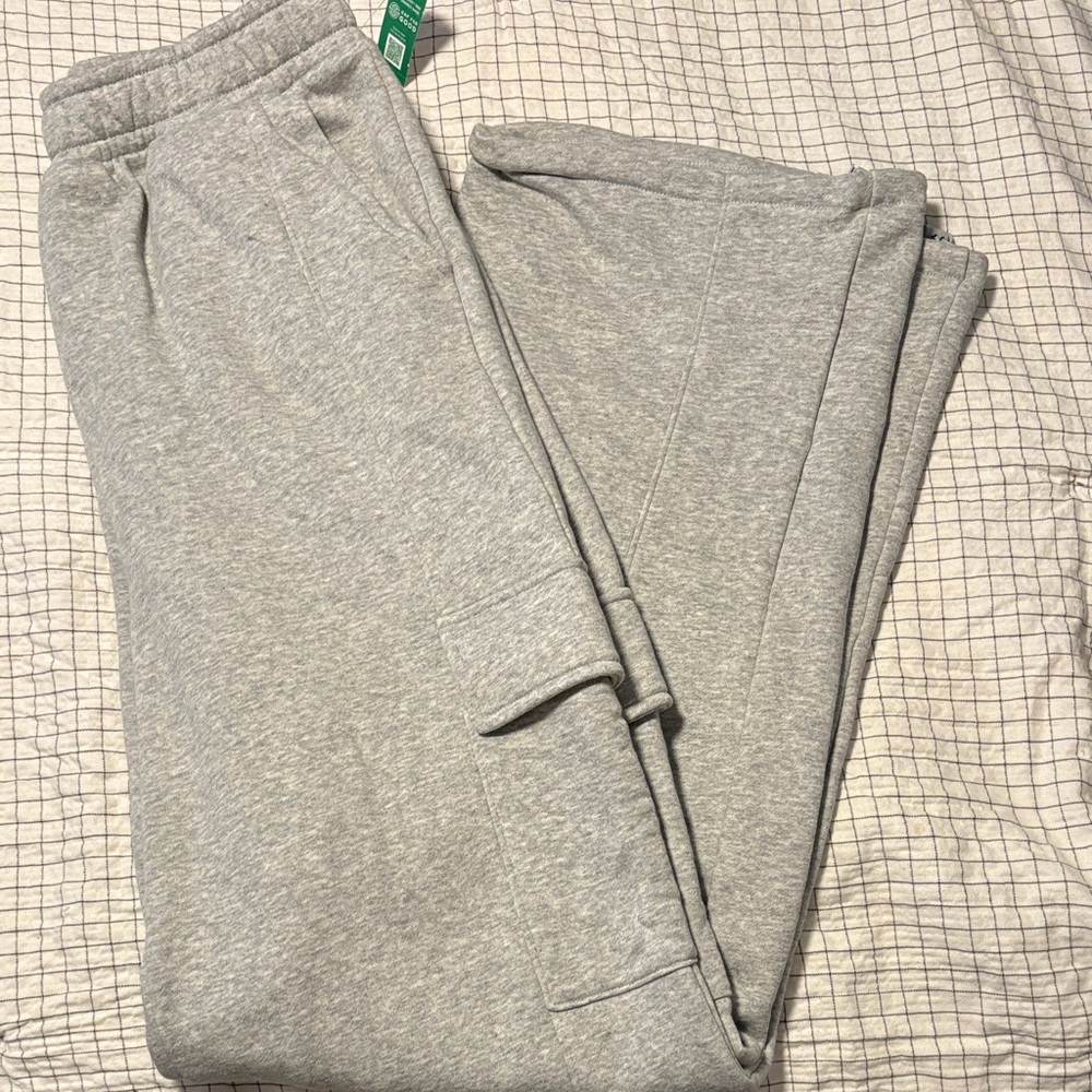 GAP Cargo Wide Leg Sweatpants